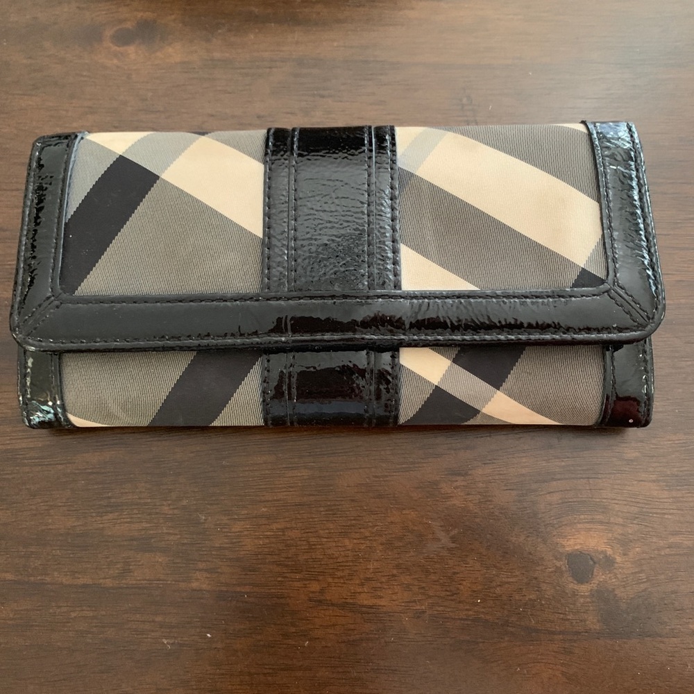 Burberry Wallet - black and white pattern